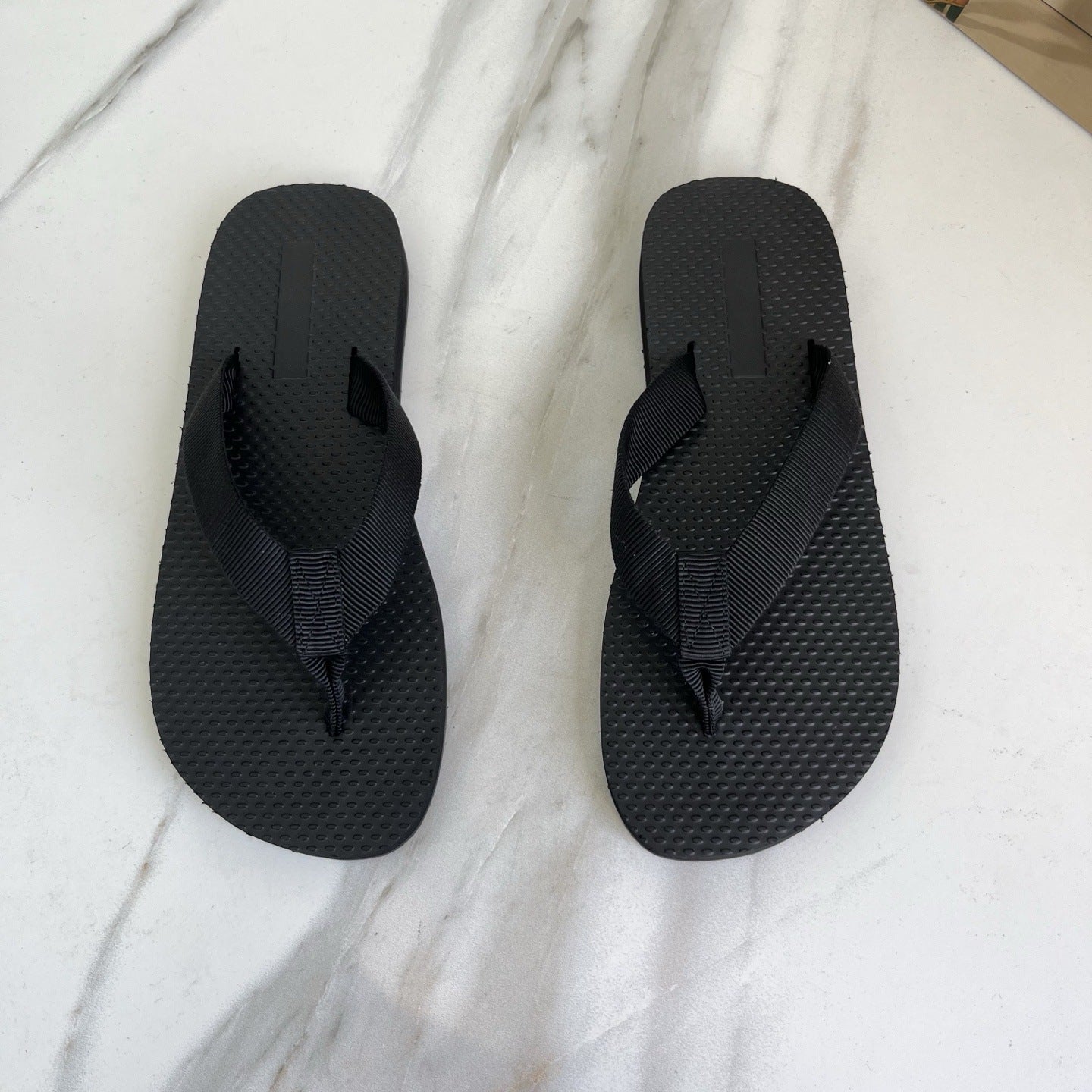 The Rouge flip-flops