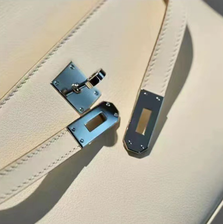 The Élise Pochette
