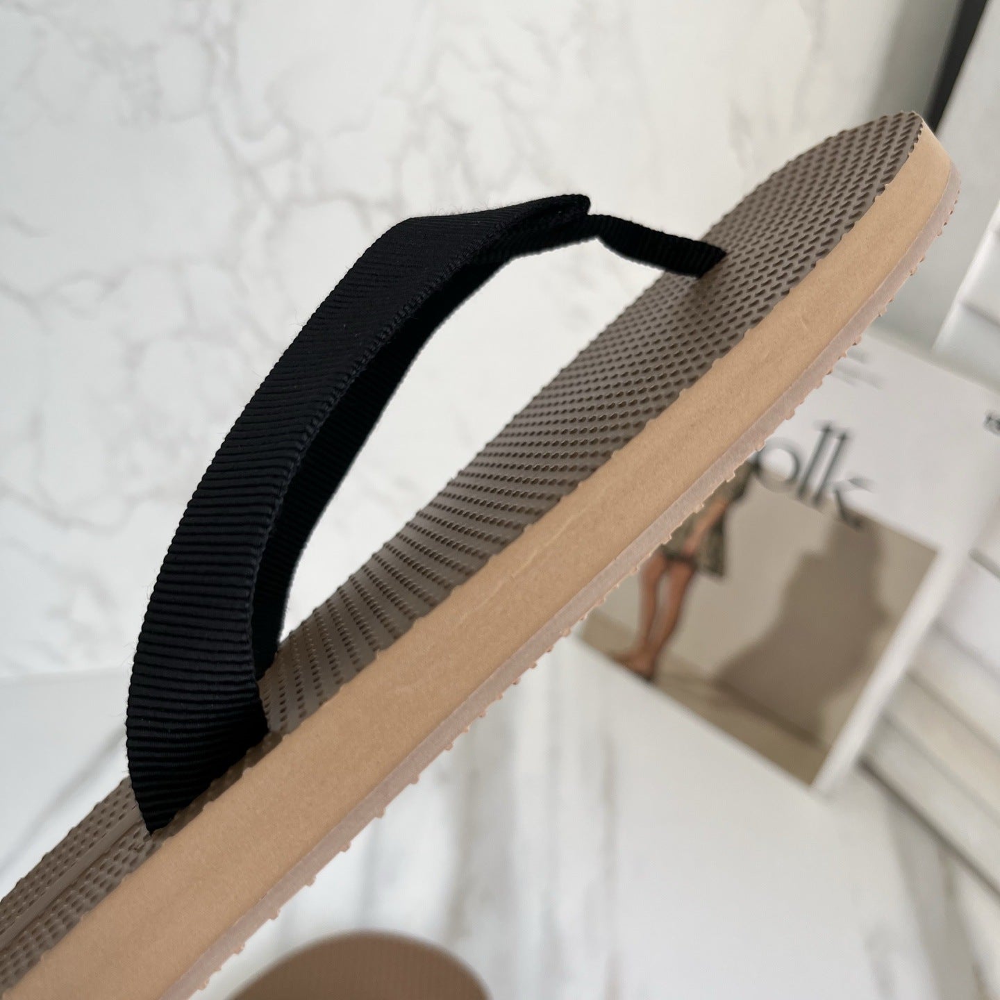 The Rouge flip-flops