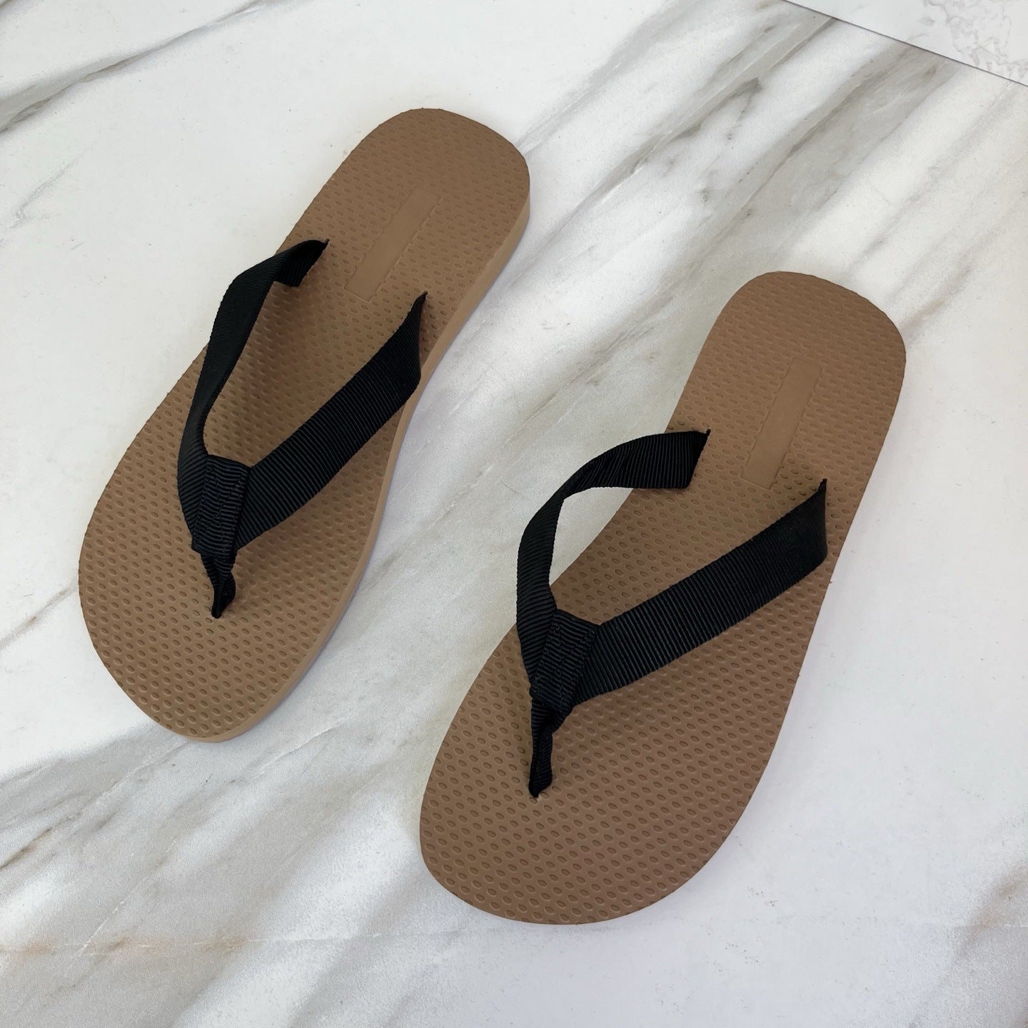 The Rouge flip-flops